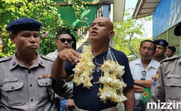 Former rights lawyer and political prisoner Zaw Win leaves Pyigyitagon Township Court in central Myanmar's Mandalay region on November 20, 2019. Photo: Aung Ko Oo/Mizzima