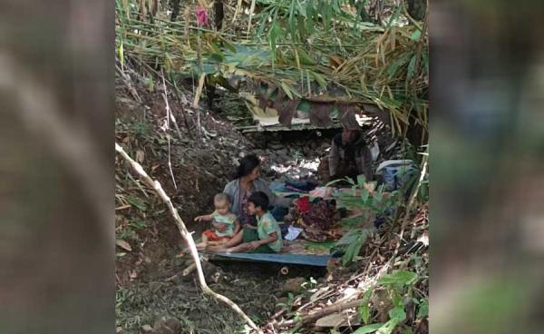 Caption: IDPs from Gwa Township, Arakan State, take shelter in the jungle. (Photo: Thet Lwin Phyo)