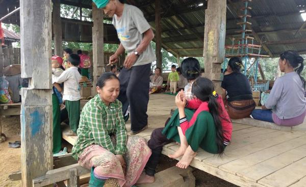 Rural residents seek shelter at Oak Su Monastery due to the Tatmadaw’s military offensives against the RCSS/SSA base in Mong Kung Township (Photo: SSM)