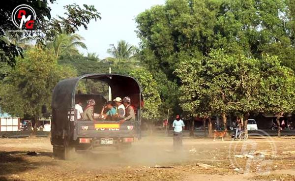 စစ်တွေမြို့နယ်၊ ဘုမေကျေးရွာအတွင်း စစ်ကောင်စီလက်အောက်ခံ ရဲတပ်ဖွဲ့ဝင်များကို ၂၀၁၂ ခုနှစ်က တွေ့ရစဉ်။