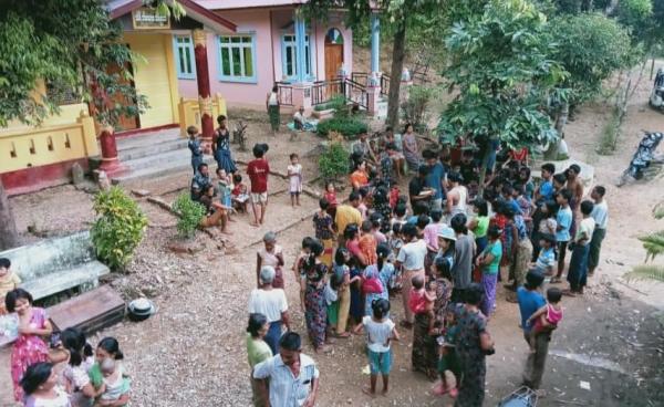 Displaced people from Kin Seik village are taking refuge at Wahzay Monastery in Mrauk-U town. (Photo: CJ)