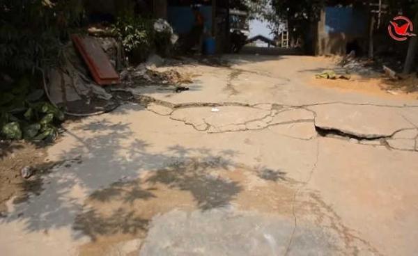 Photo – Ground cracks in Kon Ngan village (MNA)