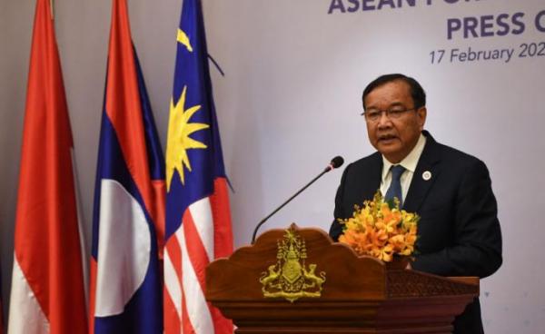 Cambodia's Foreign Minister Prak Sokhonn speaks during the Association of Southeast Asian Nations (ASEAN) Foreign Ministers' Retreat press conference in Phnom Penh on February 17, 2022. Photo: AFP