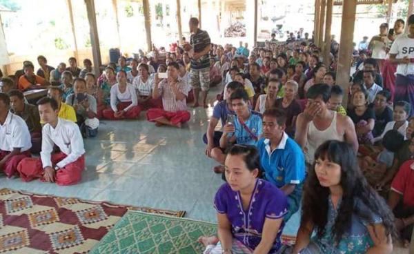 Meeting with Ba-Leh-Doon-Pite villagers (photo:Facebook)