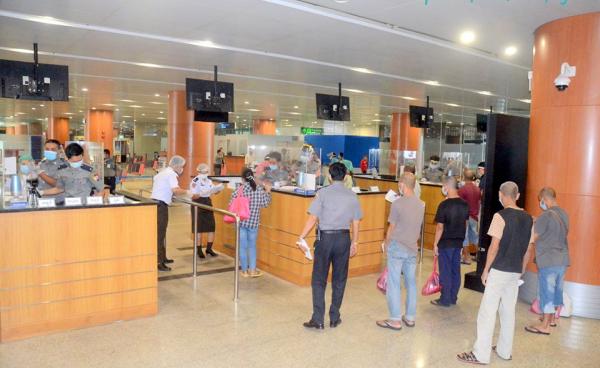 Photo Credit to MOFA Myanmar : Myanmar migrant workers at Malaysia Airport