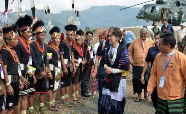 Myanmar state counsellor and chairperson of National League for Democracy (NLD) Aung San Suu Kyi met Nagas in Sagaing Region in Myanmae recently. Image – Northeast Now | nenow.in