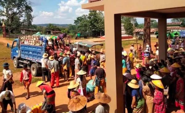 Photo CJ- Displace persons at Hsipaw cause of fighting between EAO