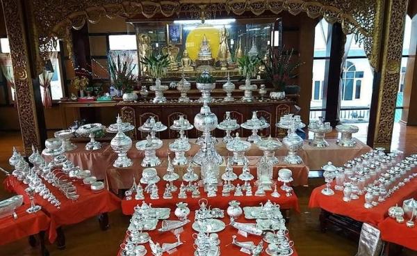 Silvers and handicraft display at floating village Inle Lake